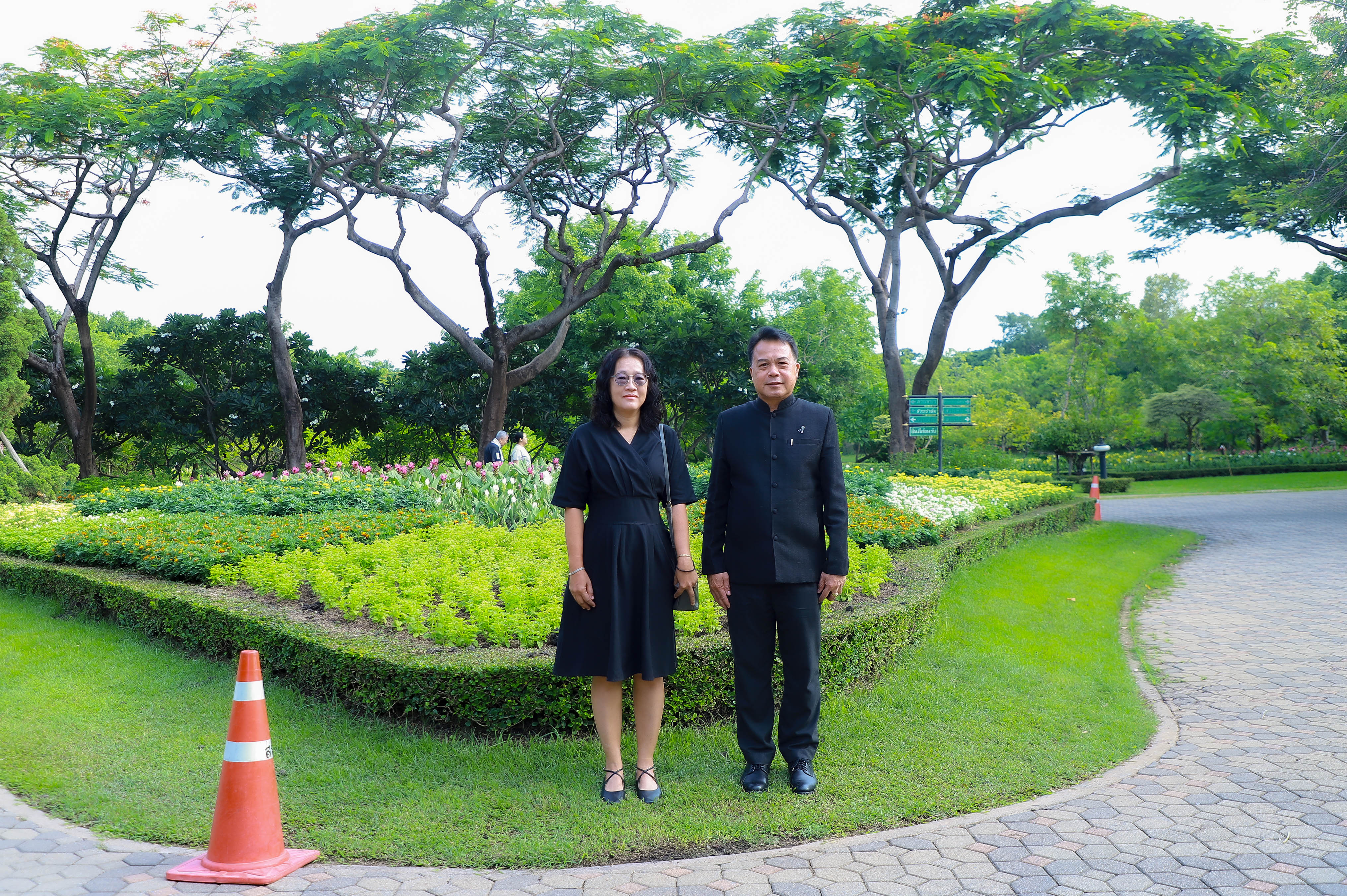 title - ส.ป.ก. เข้าร่วมพิธีเจริญพระพุทธมนต์บำเพ็ญพระราชกุศล ถวายความอาลัยแด่ สมเด็จพระนางเจ้าสิริกิติ์ พระบรมราชินีนาถ พระบรมราชชนนีพันปีหลวง และสมเด็จพระเจ้าลูกเธอ เจ้าฟ้าพัชรกิติยาภา นเรนทิราเทพยวดี กรมหลวงราชสาริณีสิริพัชร มหาวัชรราชธิดา